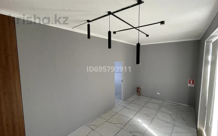 Свободное назначение, офисы, магазины и бутики, склады, общепит, медцентры и аптеки, кабинеты и рабочие места, студии · 120 м² за ~ 1.2 млн 〒 в Шымкенте, Туран р-н — фото 36