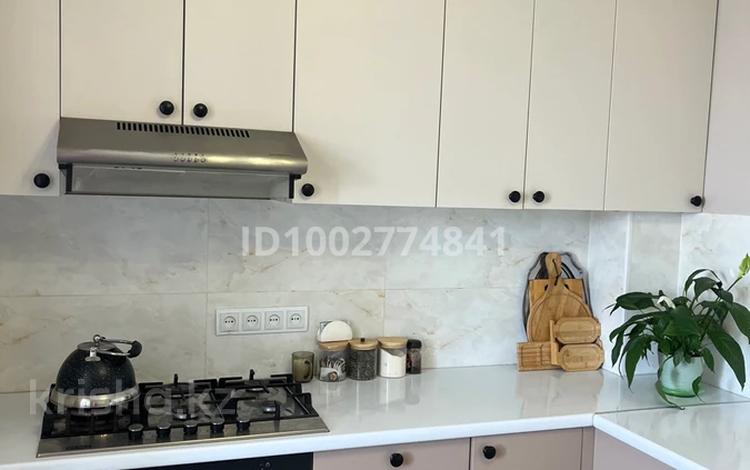 3-комнатная квартира · 90 м² · 5/5 этаж, 16-й мкр , 28 46/1 за 250 000 ₸ в Актау — фото 3