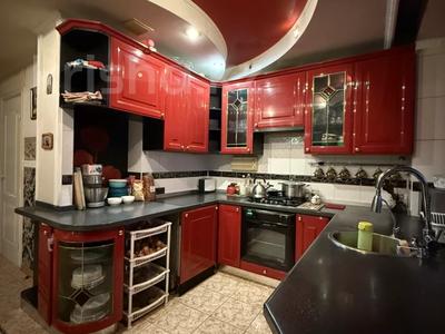 3-комнатная квартира · 90 м² · 5/5 этаж, мкр Самал-3, Достык — Достык Омарова за 100 млн 〒 в Алматы, Медеуский р-н