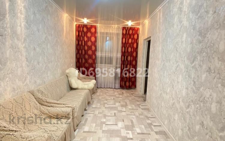 2-бөлмелі пәтер · 43.1 м² · 5/5 қабат, 11квартал 10 58, бағасы: 10 млн ₸ в Караганде, Алихана Бокейханова р-н — фото 2