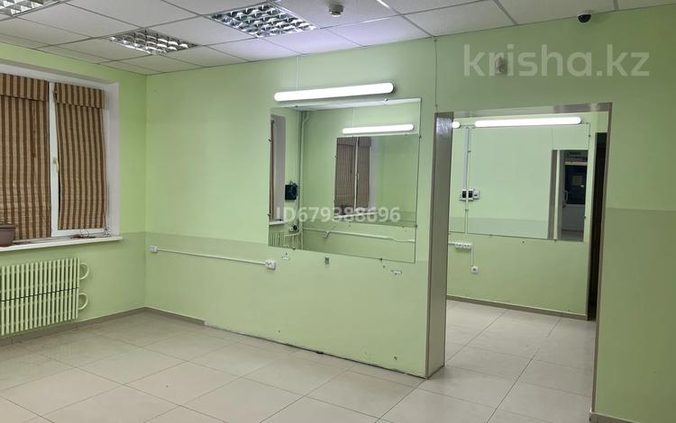 3-бөлмелі пәтер, 100 м², 1/5 қабат ай сайын, 14-й мкр 4, бағасы: 300 000 〒 в Актау, 14-й мкр — фото 2