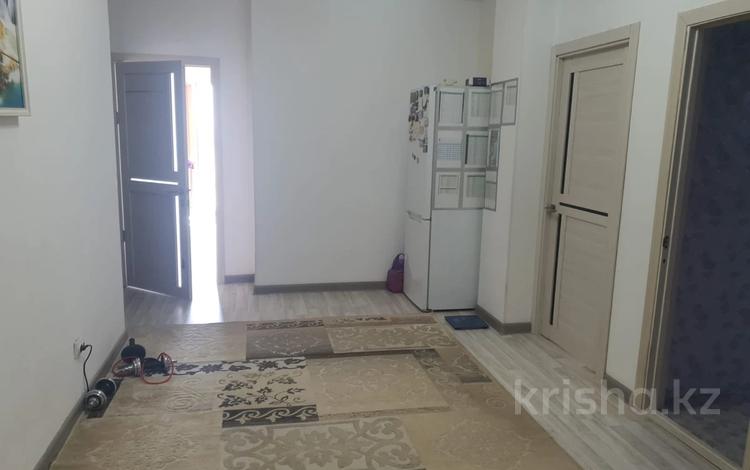 2-бөлмелі пәтер · 77 м² · 18/18 қабат, Кошкарбаева 32, бағасы: 37 млн ₸ в Астане, Сарайшык р-н — фото 2