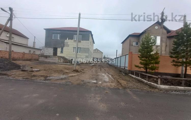 Отдельный дом · 8 комнат · 285 м² · 10 сот., мкр Кунгей за 55 млн 〒 в Караганде, Казыбек би р-н — фото 10