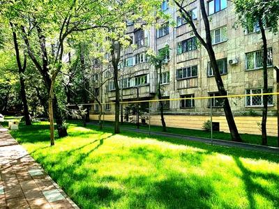 4-комнатная квартира · 90 м² · 5/5 этаж, мкр Самал-1 — Жолдасбекова за 70 млн 〒 в Алматы, Медеуский р-н