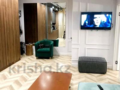 2-бөлмелі пәтер, 70 м², 4/20 қабат ай сайын, мкр Самал, Мкр Самал 2 33а — Мендикулова и Снегина, бағасы: 650 000 〒 в Алматы, Медеуский р-н