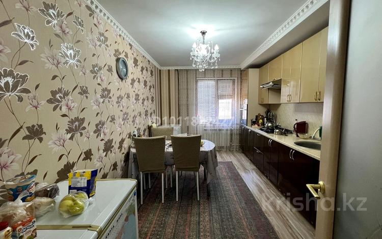 2-комнатная квартира · 68 м² · 8/9 этаж, 12-й мкр. за 25 млн ₸ в Актобе — фото 2
