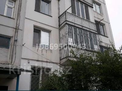 3-бөлмелі пәтер · 50 м² · 2/5 қабат, Баздырева 33 — Ауэзова тарбагатайская, бағасы: 20 млн ₸ в Семее