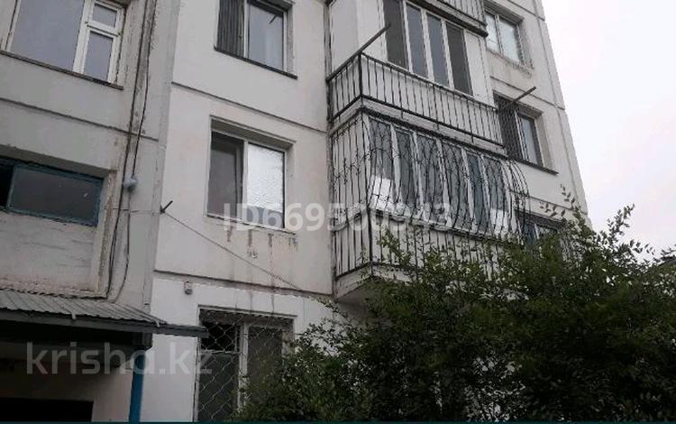 3-комнатная квартира · 50 м² · 2/5 этаж, Баздырева 33 — Ауэзова тарбагатайская за 20 млн ₸ в Семее — фото 2