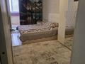 2-комнатная квартира · 52 м² · 7/7 этаж, 4-й мкр 57 — Сдаётся уютная квартира в самом центре города, в отличной локации вдоль дороги. Рядом школа, торговый центр, супермаркеты, банки, парк и всё необходимое для комфортной жизни. Удобное расположение, всё в шаговой доступности. за 150 000 ₸ в Актау — фото 4