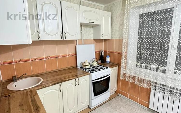 2-бөлмелі пәтер, 52 м², 5/9 қабат, 11-й микрорайон, бағасы: 18.3 млн 〒 в Актобе — фото 2