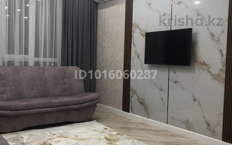 1-комнатная квартира · 40 м² · 6/16 этаж, ЖК Туран Палас, Туран 83/1 за 260 000 ₸ в Астане, Нура р-н — фото 2
