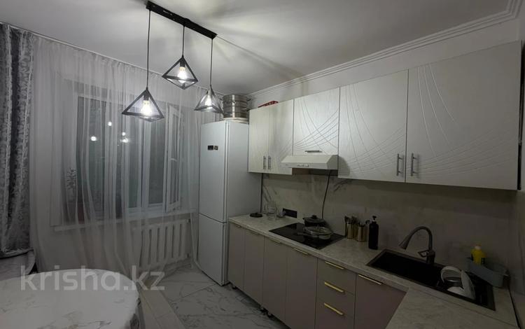 3-бөлмелі пәтер · 64 м² · 2/5 қабат, Степной 2 ш/а., бағасы: 28.5 млн ₸ в Караганде, Казыбек би р-н — фото 6