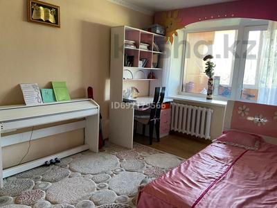 4-комнатная квартира · 102 м² · 1/5 этаж, Ж. Кизатова 3/2 — Военный институт за 45 млн 〒 в Петропавловске