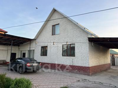 Отдельный дом • 8 комнат • 120 м² • 12 сот., Молдагулова 70А за 41 млн 〒 в Узынагаш