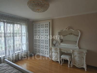 Отдельный дом · 6 комнат · 320 м² · 12 сот., мкр Новый Город, Космонавтов 78 — Гоголя, в сторону Таира за 210 млн 〒 в Караганде, Казыбек би р-н