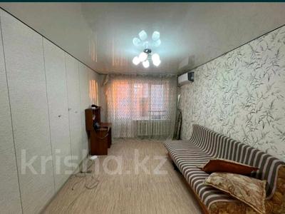 1-комнатная квартира · 54 м² · 5/5 этаж, Кезатова за 13.8 млн ₸ в Петропавловске