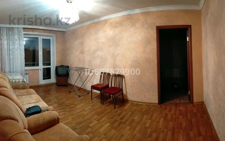 2-комнатная квартира, 44 м², 5/5 этаж, 26 квартал 126 — Шахтинск за 5 млн 〒 — фото 2