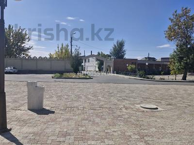 Отдельный дом · 4 комнаты · 150 м² · 12 сот., Кылышбай акына — Трц Март за 80 млн 〒 в Таразе