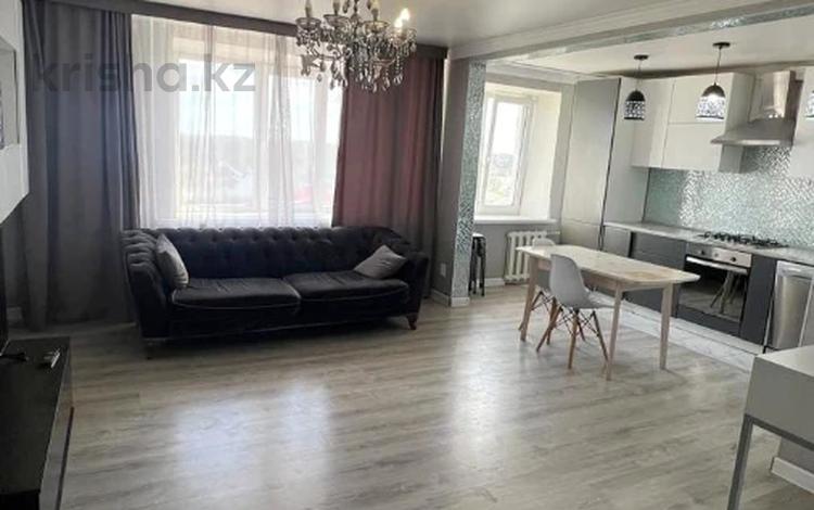 3-комнатная квартира · 62.4 м² · 9/9 этаж, Абая за 18.8 млн ₸ в Уральске — фото 2