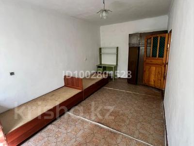 2-комнатная квартира · 36 м² · 4/4 этаж, 5 мкр Қарасу 25 — Ақсарай ресторан, Ақсай, Данико за 6 млн 〒 в Таразе