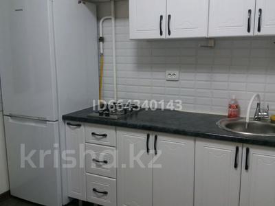 1-комнатная квартира, 50 м², 8/10 этаж посуточно, 11мкр 19 — Маметова за 8 000 〒 в Актобе