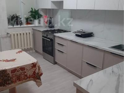 Продажа квартир в Западно-Казахстанской обл.: 2-комнатная квартира · 70 м² · 2/5 этаж, 10мкр 28 за 26 млн 〒 2-комнатная квартира · 70 м² · 2/5 этаж, 10мкр 28 за 26 млн 〒 в Аксае