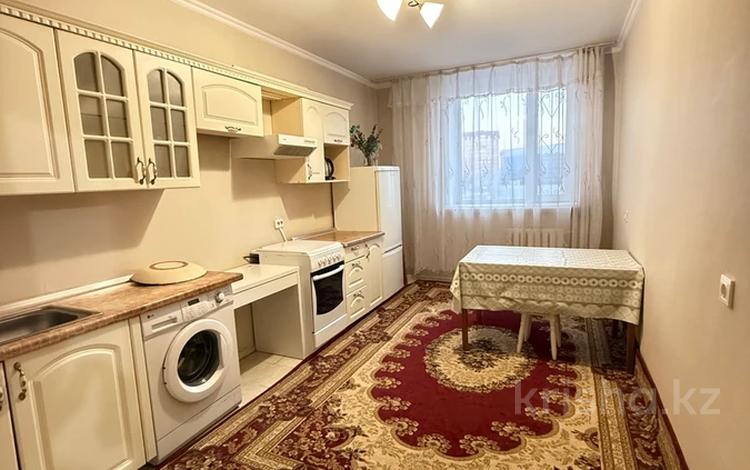 2-комнатная квартира · 70 м² · 3/16 этаж, Тлендиева 15/1 — ТРЦ Рахмет за 25.9 млн 〒 в Астане, Сарыарка р-н — фото 2