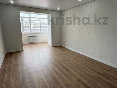 1-комнатная квартира · 53.6 м² · 4/9 этаж, Оракбаева за 22.5 млн 〒 в Уральске