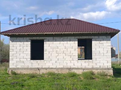Продажа домов и дачи в Карагандинской обл.: Отдельный дом · 2 комнаты · 40 м² · 10 сот., Майкудук, 1 микрорайон 15 — Между Голубых Прудов и Восток 5 за 15 млн 〒 Отдельный дом · 2 комнаты · 40 м² · 10 сот., Майкудук, 1 микрорайон 15 — Между Голубых Прудов и Восток 5 за 15 млн 〒 в Караганде, Алихана Бокейханова р-н