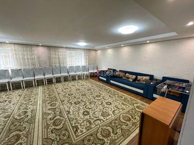 Отдельный дом · 7 комнат · 210 м² · 10 сот., Жумабаева 36/1 — Юго-восток,правая сторона за 120 млн 〒 в Астане, Алматы р-н