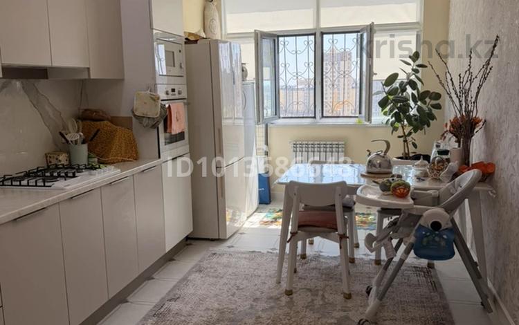 2-комнатная квартира · 76 м² · 10/10 этаж, 18 5 — жк империя тоуерс находится в 18 мкр, в шаговой доступности сш #18, магазин дана и спорт комплекс халык арена за 30 млн ₸ в Актау, 18-й мкр  — фото 2