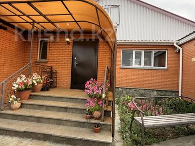 Отдельный дом · 5 комнат · 207 м² · 10 сот., мкр Уркер — ДОМ 207 кВ. 10 соток за 80 млн ₸ в Астане, Нура р-н
