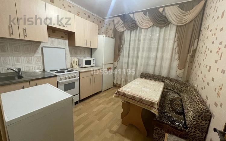 2-комнатная квартира, 55 м², 4/10 этаж помесячно, Генерала Дюсенова за 150 000 〒 в Павлодаре — фото 36