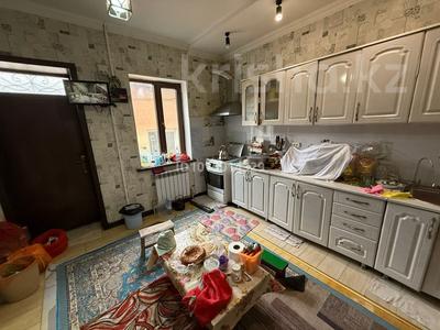 Отдельный дом · 6 комнат · 150 м² · 10 сот., мкр Самал-3 41 — Против рынок алаш базар за 80 млн ₸ в Шымкенте, Абайский р-н