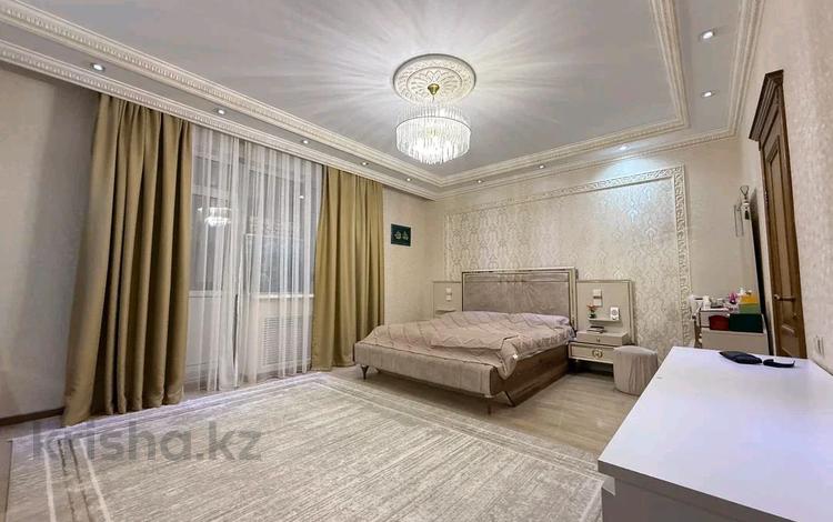 4-комнатная квартира · 160 м² · 9/12 этаж, Ракымжан Кошкарбаев 28 за ~ 76 млн ₸ в Астане, Сарайшык р-н — фото 2