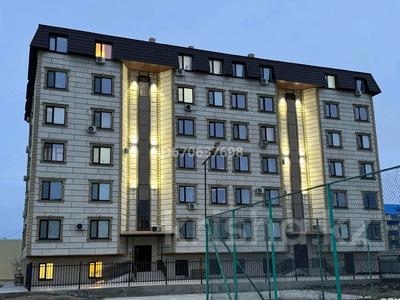 Продажа квартир в Атырауской обл.: 2-комнатная квартира · 73.3 м² · 5/6 этаж, Авангард 2 микрайон 6В за 23 млн 〒 2-комнатная квартира · 73.3 м² · 5/6 этаж, Авангард 2 микрайон 6В за 23 млн 〒 в Атырау, мкр Авангард-2