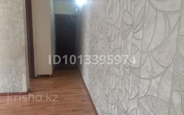 2-бөлмелі пәтер · 48 м² · 4/5 қабат, Самал ш/а. 1, бағасы: 11.5 млн ₸ в Таразе, мкр Самал — фото 2