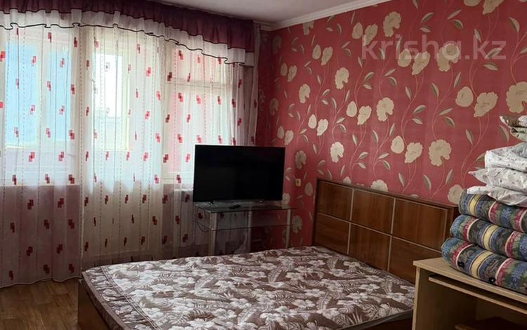 2-комнатная квартира · 55 м² · 5/5 этаж, 8 мкр — Рядом 23 школа за 160 000 ₸ в Шымкенте, Туран р-н — фото 2