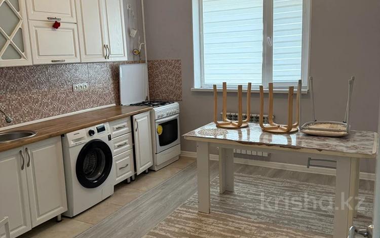 2-комнатная квартира · 72 м² · 4/5 этаж, 34-й мкр 14 за 160 000 ₸ в Актау — фото 2