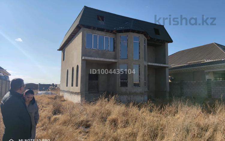 Отдельный дом · 6 комнат · 310 м² · 12 сот., мкр Бектобе — Арка за 75 млн 〒 в Таразе — фото 2