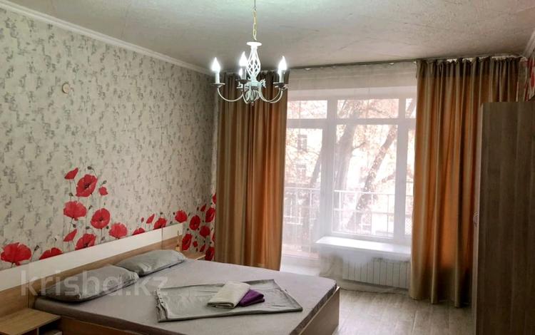1-комнатная квартира, 40 м², 2/5 этаж посуточно, Назарбаева — Центр,кофе Бум,акадамия гос.службы за 7 000 〒 в Кокшетау — фото 2
