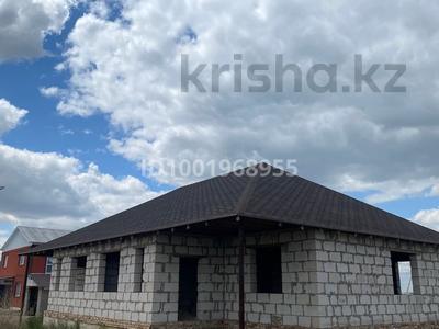 Отдельный дом · 10 комнат · 200 м² · 10 сот., мкр Кунгей 172 — Елебекова за 18 млн 〒 в Караганде, Казыбек би р-н