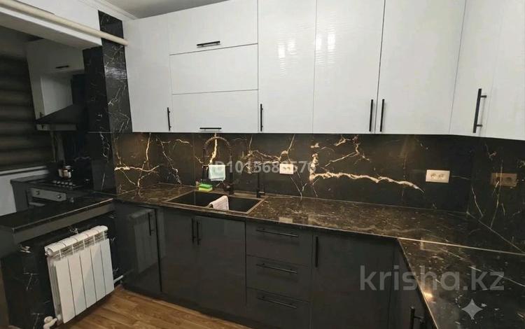 2-бөлмелі пәтер · 43 м² · 1/5 қабат, 12-шағынаудан 229a, бағасы: 23 млн ₸ в Шымкенте, Енбекшинский р-н — фото 2