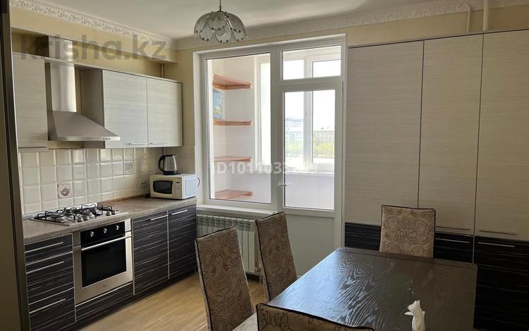 2-бөлмелі пәтер · 78.4 м² · 5/9 қабат, Кулманова 107 — Напротив площади Исатая Батыра. БАЙЗАР, бағасы: 36 млн ₸ в Атырау — фото 2