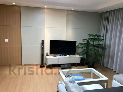 3-бөлмелі пәтер, 95 м², 17/22 қабат ай сайын, Кошкарбаева 2, бағасы: 450 000 〒 в Астане, Алматы р-н