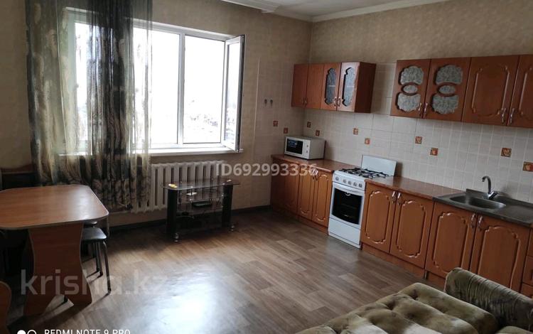 2-комнатная квартира, 51 м², 10/10 этаж помесячно, Чуланова 123