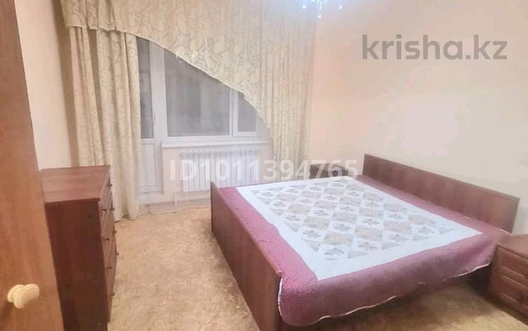 2-комнатная квартира · 65 м² · 9/16 этаж, мкр Юго-Восток, Шахтёров 52 за 350 000 ₸ в Караганде, Казыбек би р-н — фото 2