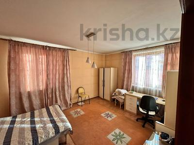 Отдельный дом · 6 комнат · 300 м², Жарокова 350 за 2.5 млн 〒 в Алматы, Бостандыкский р-н