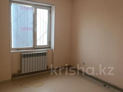 3-комнатная квартира · 58 м² · 5/5 этаж, 17-й микрорайон, 17-й микрорайон 8 — Шаяхметова за 135 000 〒 в Шымкенте, Аль-Фарабийский р-н