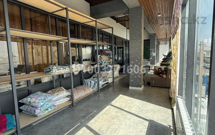 Магазины и бутики · 65 м² за 325 000 ₸ в Шымкенте, Абайский р-н — фото 2